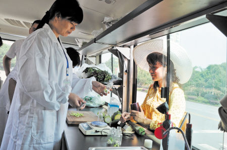挑選食品安全檢測車(chē)廠(chǎng)家，需要注意這3點(diǎn)