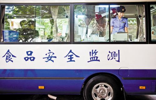 食品安全快速檢測車(chē)讓菜販把緊進(jìn)貨渠道