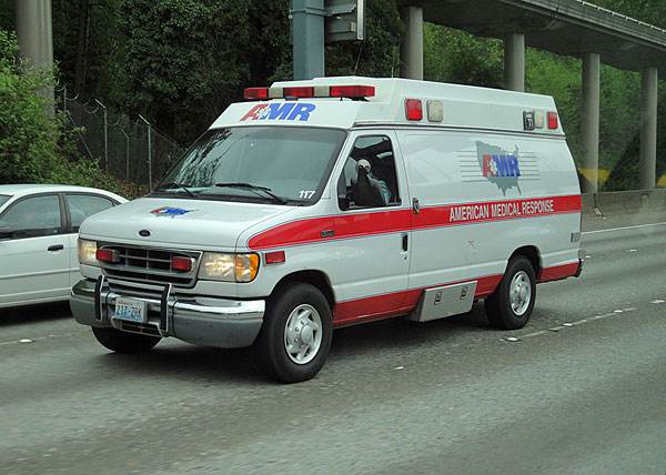 救護車(chē)生產(chǎn)廠(chǎng)家簡(jiǎn)析車(chē)內的醫療配置有哪些？